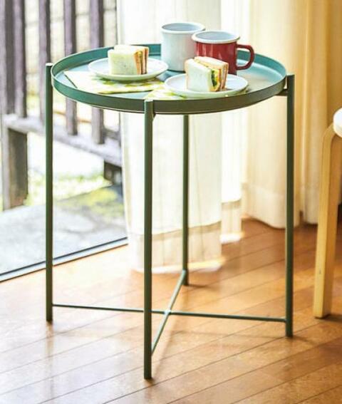 ニトリ 置くだけでサマになる トレイテーブル グーテン の魅力って Ldk が紹介 360life サンロクマル