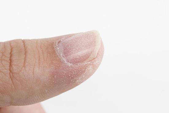 本当にラクに爪が切れる 電動爪切り 実際に試してみました Monoqlo がテスト 360life サンロクマル 本当にラクに爪が切れる 電動爪切り 実際に試してみました Monoqlo がテスト 360life サンロクマル