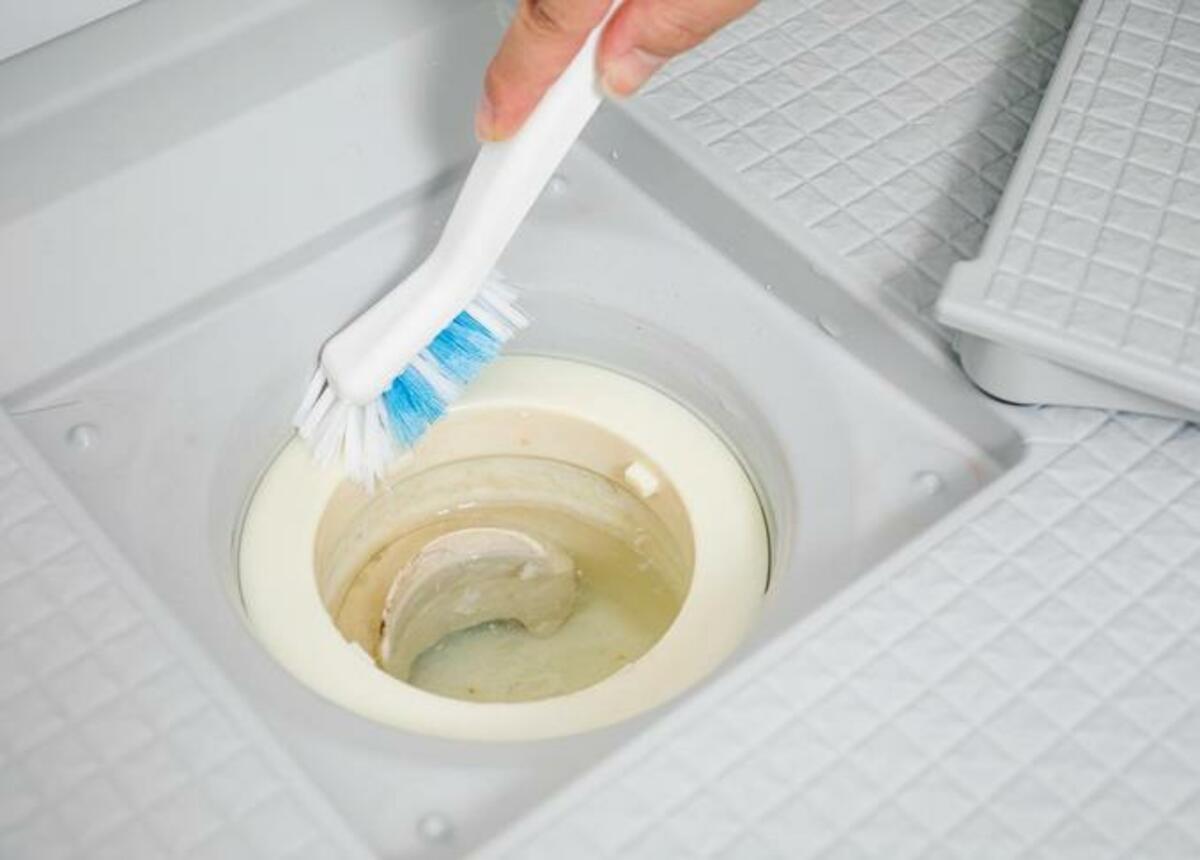 使ってよかった100均 セリアのお風呂用排水口ブラシでヌメリ一掃できました 360life サンロクマル