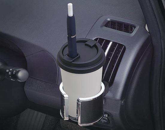 車内でiqos充電 加熱式タバコを楽しむおすすめカーグッズ12選 Monoqlo が見つけました 360life サンロクマル