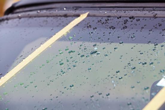 フロントガラスコーティング剤おすすめランキング10選 雨を弾いてクリアな視界に 360life サンロクマル