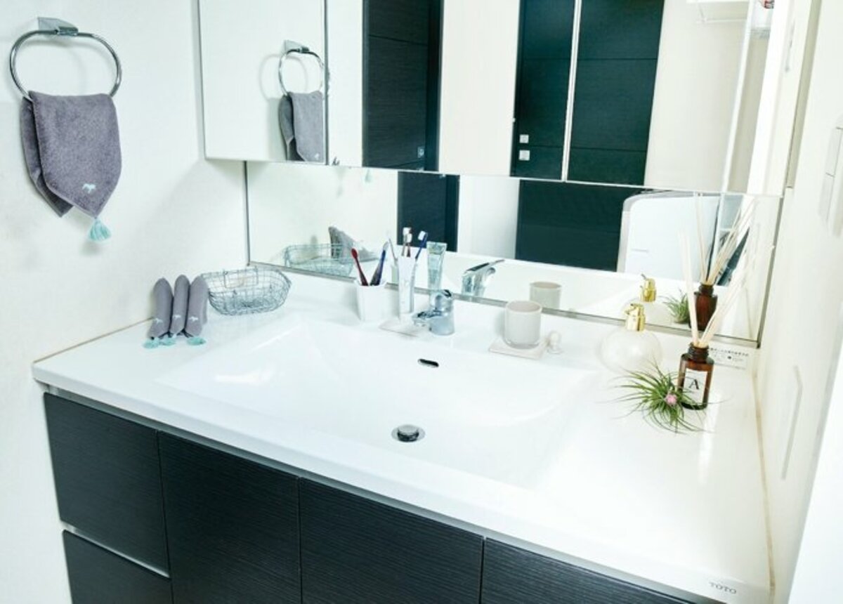 出しっぱ がおしゃれ ニトリとセリアで作るホテル風洗面所 360life サンロクマル