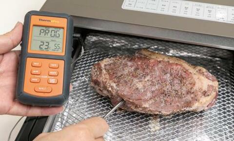 ローストビーフもジャーキーも テスコム 低温オーブン の実力は 後編 家電批評 とプロが検証 360life サンロクマル