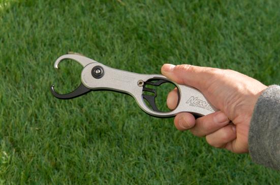 徹底比較 フィッシュグリップのおすすめランキング16選 釣りメーカーのテスターが人気製品を検証 360life サンロクマル